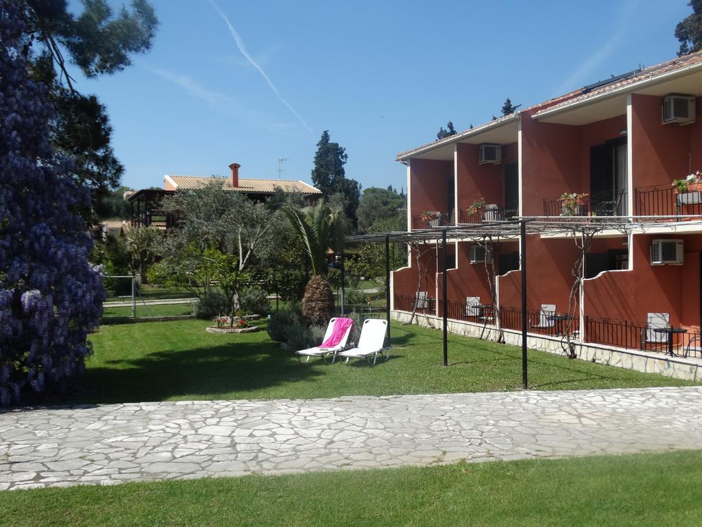 Dassia Beach Pension Esterno foto