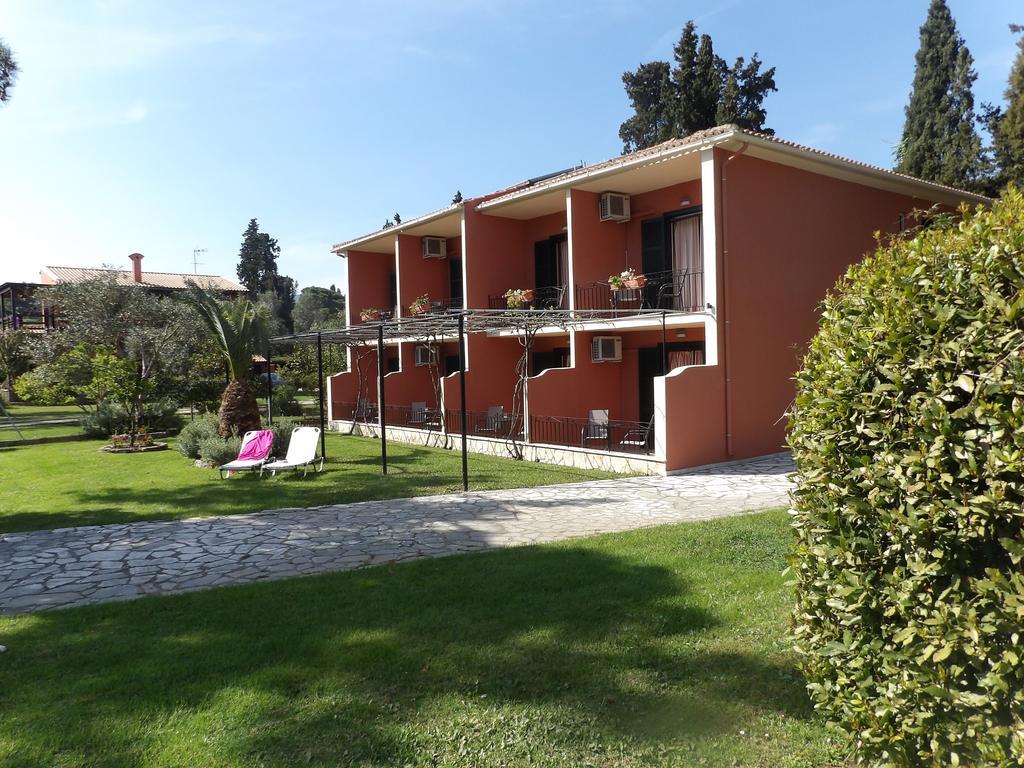 Dassia Beach Pension Esterno foto